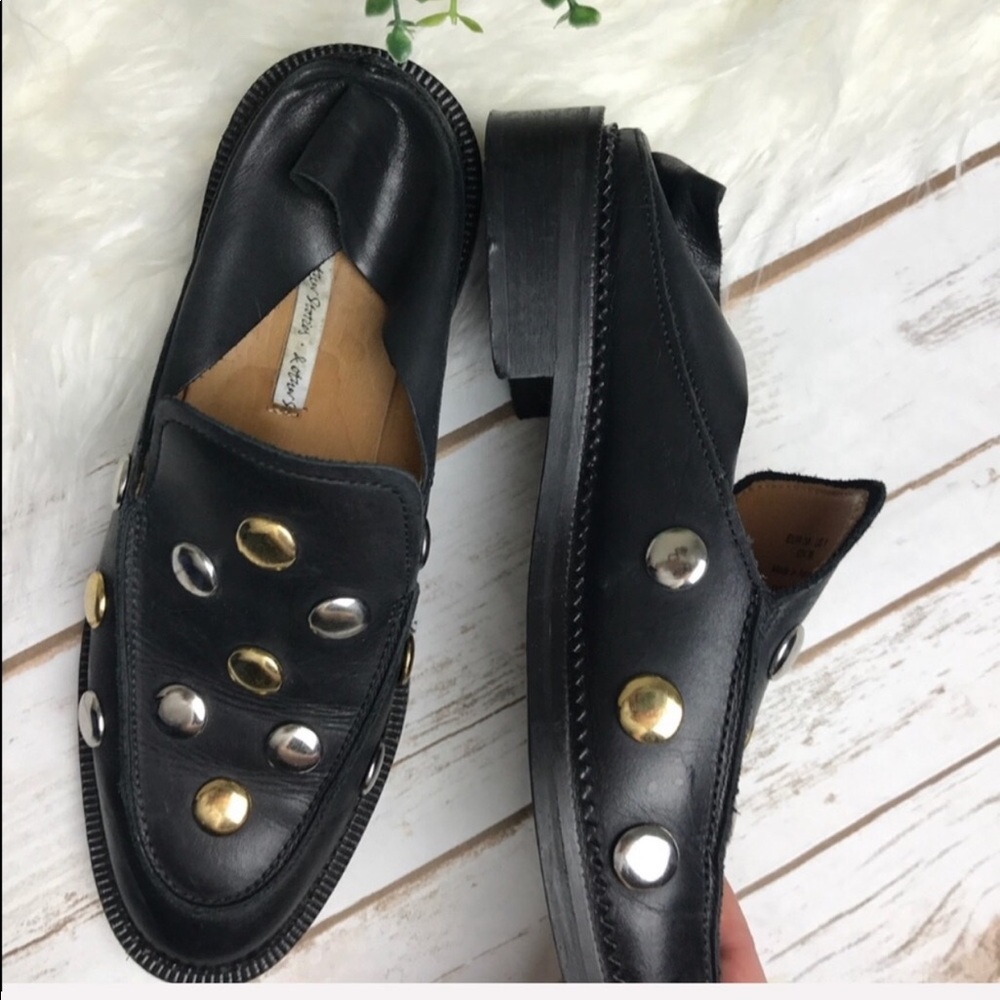 & Other Stories | Circle Stud Loafers - Picture 4 of 7